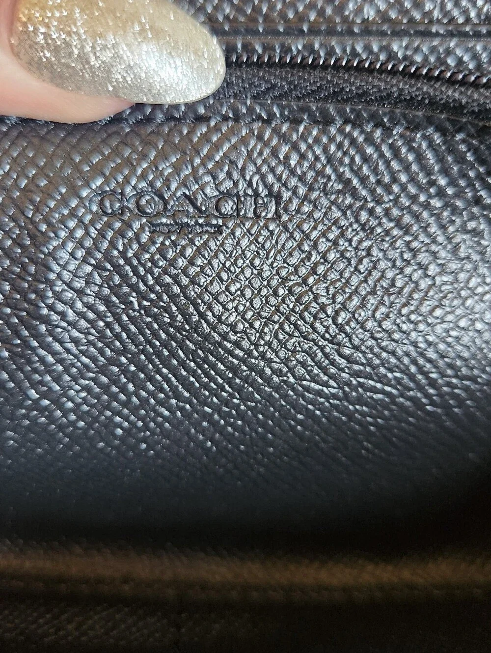 Authentic Coach Black Crossgrain Leather Accordion Zip Wallet F24413